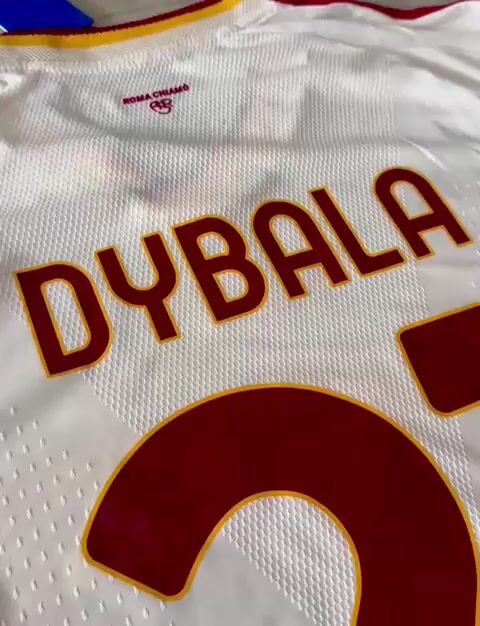 Video de CAMISETA 2026/27 ROMA SUPLENTE BLANCA DYBALA 21 - TELA JUGADOR