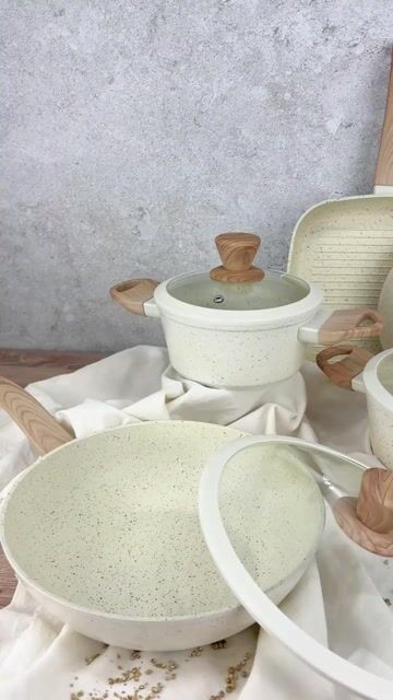 Video de Set 5 Piezas Olla Cacerola Sarten Bifera Wok Carol Granito Crema