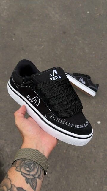 Video de Tênis Tesla Flow XL Black White