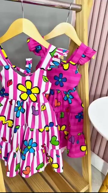 Vídeo de Vestido Infantil Menina Floral Colorido com Babados Mini Diva Blogueirinha