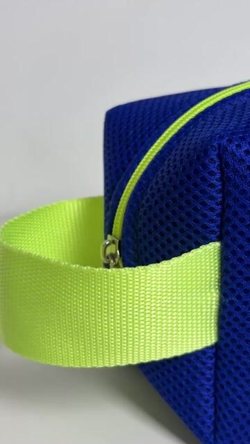 Video de Pouch Bag Azul Marino con amarillo