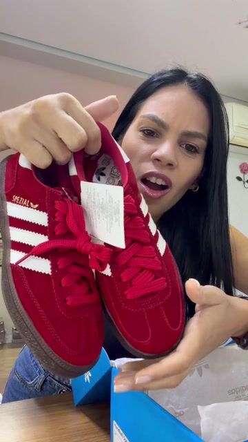 Video de ADIDAS HANDBALL SPEZIAL VERMELHO FERRARI COURO LEGITIMO PREMIUM (LANÇAMENTO)