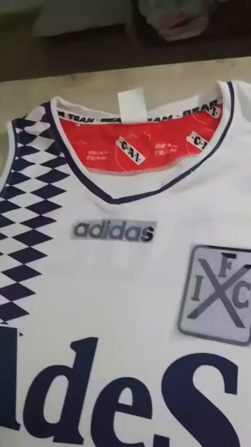 Video de Musculosa Retro Independiente Blanca 1995