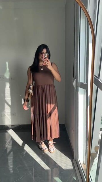 Vídeo de Vestido Mídi Longuete Longo Viscolycra Regata Nívea Marrom