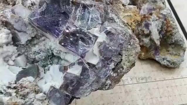 Video de 3 Piezas Fluorita con Calcita | Espécimen 2lbs
