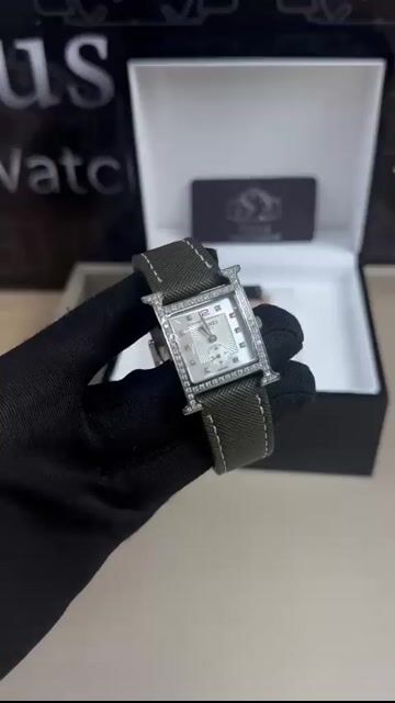 Video de Hermès 30mm - AÇO/MOSTRADOR BRANCO - NYLON