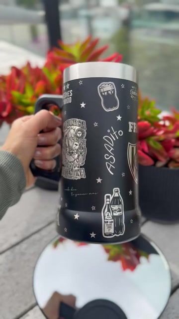 Video de VASO JARRO TÉRMICO CHOP CERVEZA CHOPERA FERNET FULL GRABADO PERSONALIZADO- 700 ml