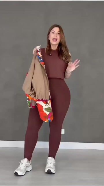 Video de Jaqueta bomber floral dupla face