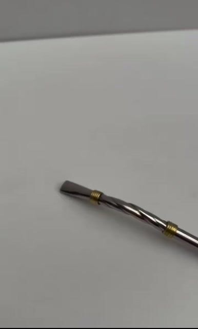 Video de BOMBILLA PICO DE LORO ANILLOS BICOLOR