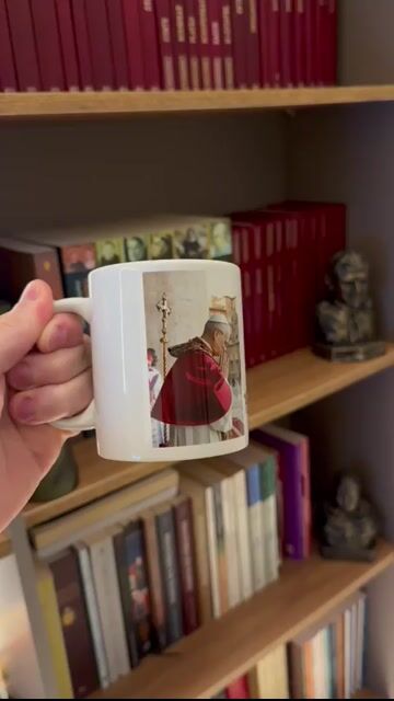 Vídeo de Cavalini Arts - Canecas e Placas Decorativas