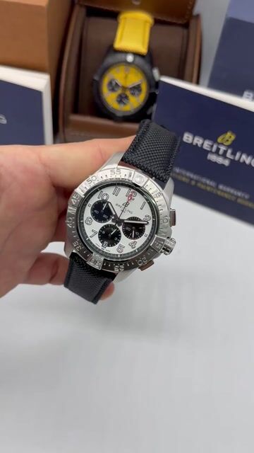 Video de Breitling Avenger Chronograph 44mm - AÇO/MOSTRADOR BRANCO - NYLON