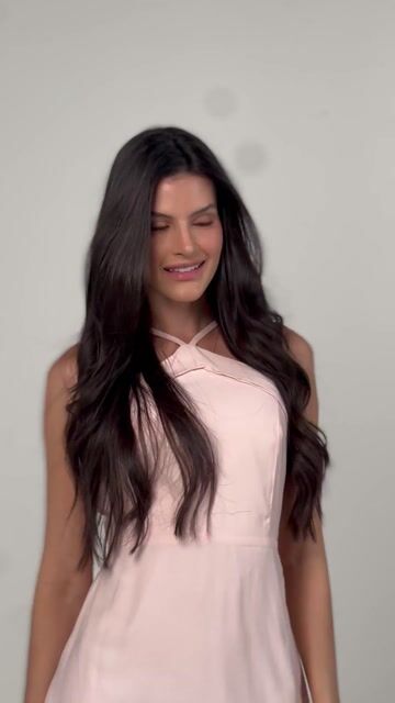 Vídeo de VESTIDO CURTO MANUELA