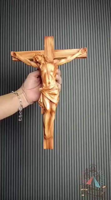 Video de Crucifixo Resina 35cm amadeirado - Jesus