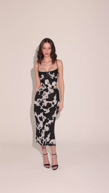 Vídeo de Saia Midi Estampa Cow Print