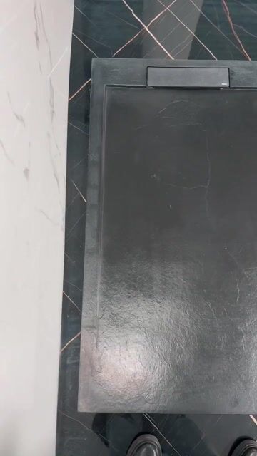 Video de Receptaculo plato de ducha Stonetech resina simil piedra negro con desague 90x70cm Peirano PDU101N