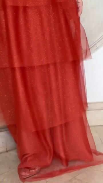 Vídeo de Vestido Longo de Festa Yara Terracota em Tule com Brilho e Saia em Camadas