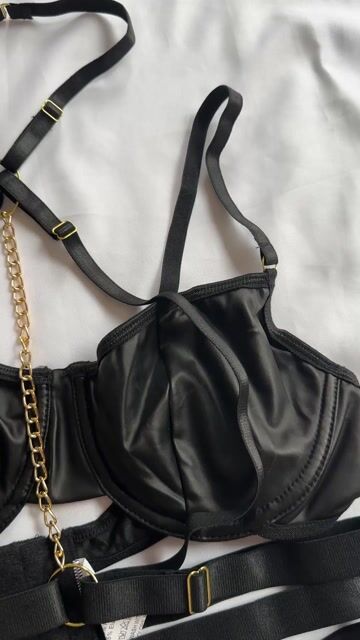 Video de CONJUNTO ENGOMADO NEGRO