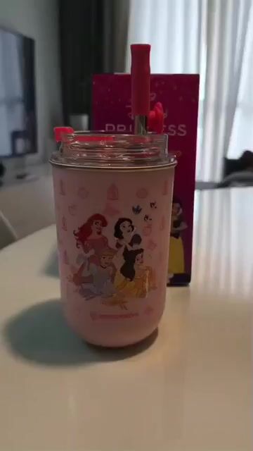 Vídeo de Copo Neo com Canudo Princesas Disney - 300 ML
