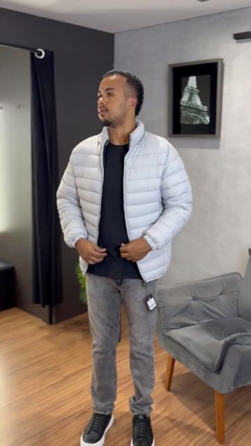 Video de Jaqueta Puffer C/ Capuz Removivel Cinza Claro