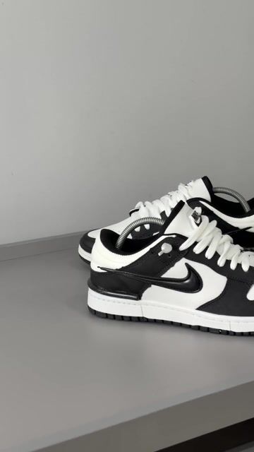 Vídeo de TENIS NIKE SB DUNK LOW - REF 5445