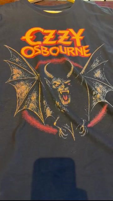 Vídeo de Camiseta Ozzy Osbourne