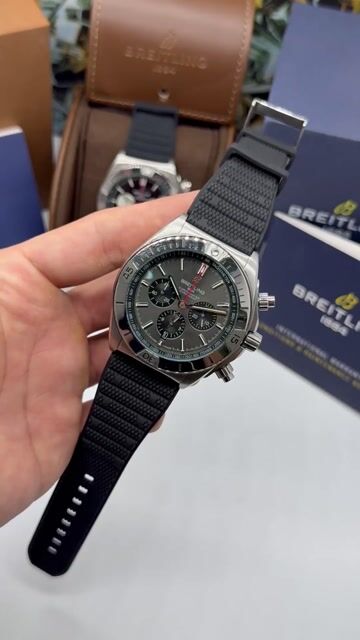 Video de Breitling Avenger Chronograph 44mm - AÇO/MOSTRADOR CHUMBO - SILICONE