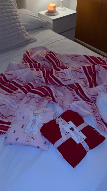 Video de Purple Diamond Clothes