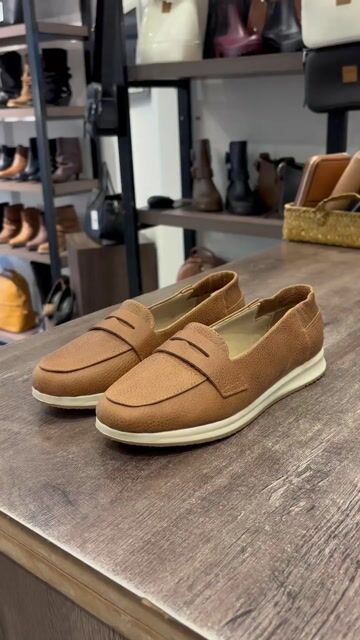 Video de SOLEMNIA SHOES