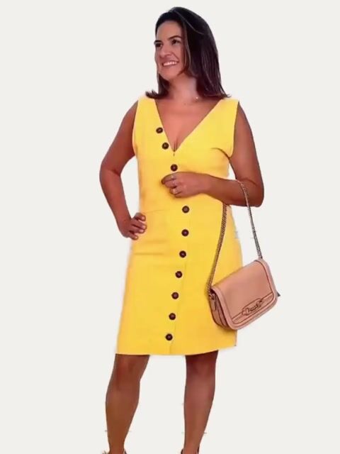Video de Vestido Mixed Curto Transpasse com Botões - Amarelo