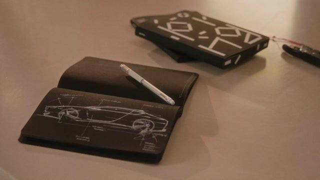 Video de Nuuna | Not White L Light Black - Cuaderno grande A5+ con hojas negras