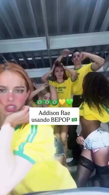 Video de Camiseta Addison Rae - Live In Brazil