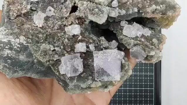 Video de 892 gr Fluorita Cúbica 1 Pieza Minerales de Colección