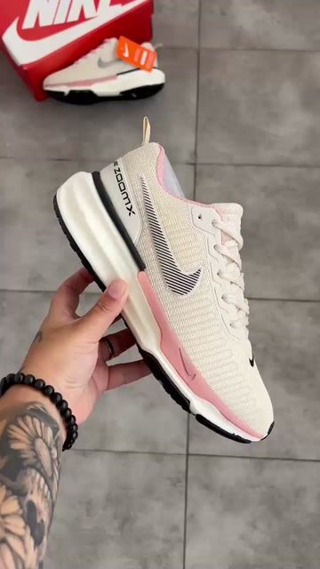 Vídeo de Tênis Zoom X Invincible Run 3 Nude