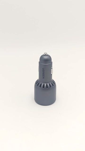 Video de Cargador para auto UGreen 3 puertos, Carga rápida 75w