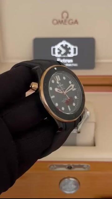 Video de Omega Seamaster 42mm - AÇO PRETO COM ROSE/MOSTRADOR PRETO - SILICONE