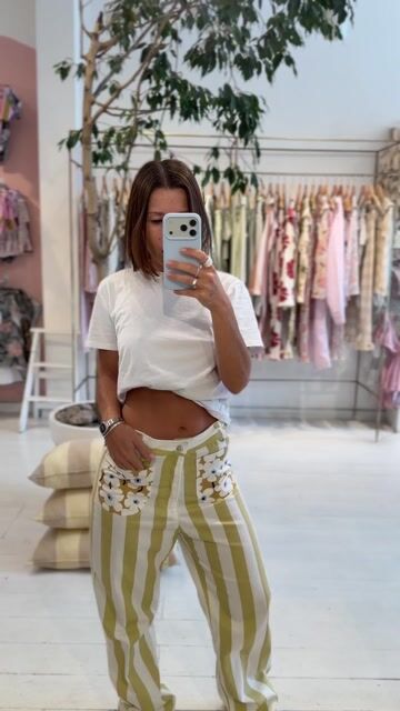 Video de Pantalón Nina rayado Mostaza