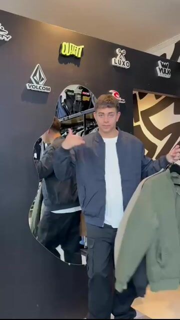 Video de CAMPERA BOMBER STILE