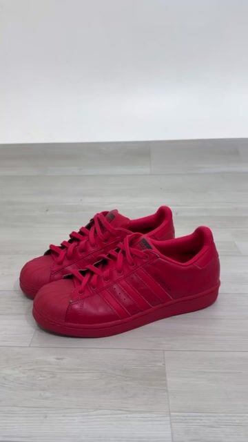 Vídeo de SUPERSTAR VERMELHO ADIDAS • T.37/38