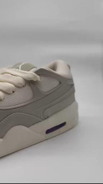 Video de Nike RM Beige/Blanco