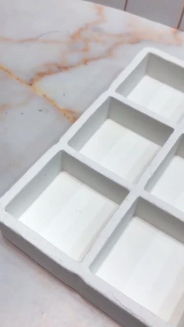 Video de Molde de Silicone Quadrado 9 Cavidades Para Sabonete Gesso Resina Vela Biscuit e Artesanato Decorativo