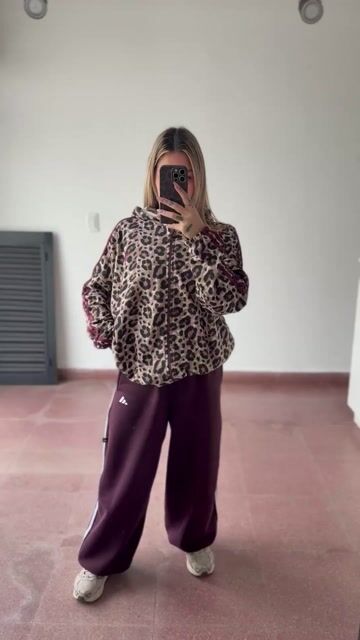 Video de Campera Ad print darlon bordada