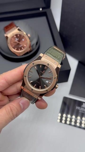 Video de Hublot Classic Fusion 45mm - AÇO ROSE/MOSTRADOR PRETO - SILICONE E COURO