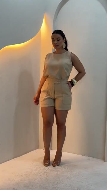 Vídeo de Shorts Charlotte Marant