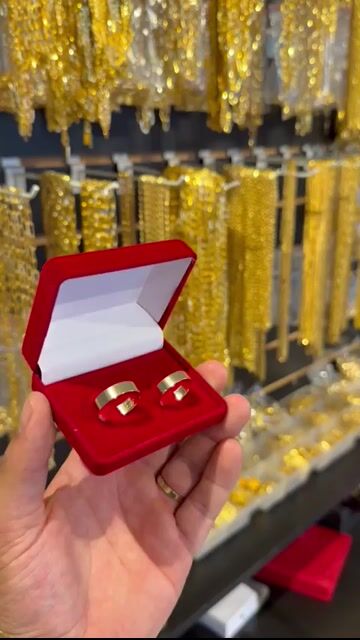 Video de Par de Alinça reta 6 mm ouro 10k