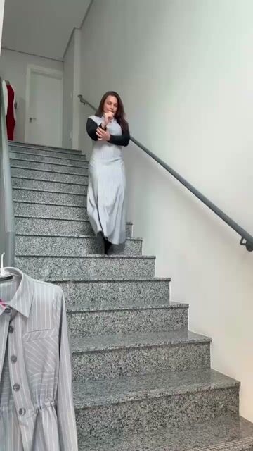 Video de Vestido Longo Risca Giz - DB 2487