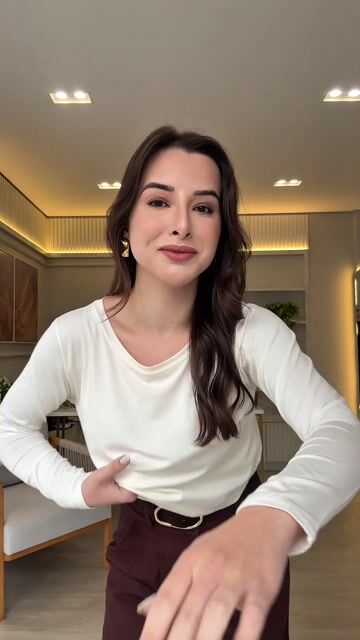 Vídeo de BLUSA DE AMAMENTAÇÃO MANGA LONGA OFF WHITE