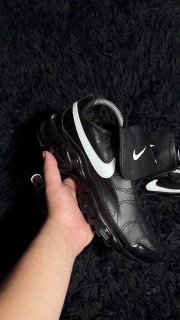 Video de Air Max Plus Tiempo Black