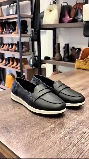 Video de SOLEMNIA SHOES