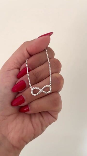 Video de Cadena con dije infinito