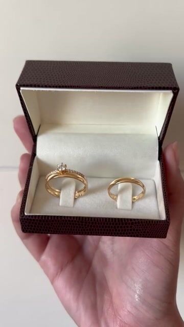 Vídeo de Alianças Abauladas 3mm + Anel Cravejado | Banhadas a Ouro 18k